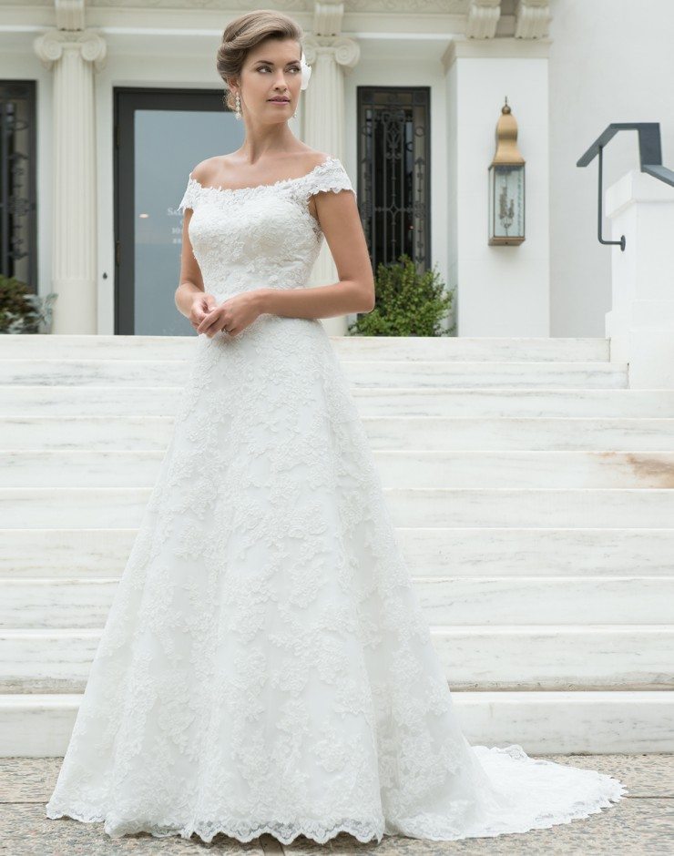 Lace Wedding Dress - VE8234 MARILYN S BRIDAL Auckland