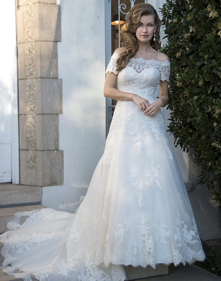 Satin & Lace Wedding Dress VE8265 | MARILYN'S BRIDAL Auckland