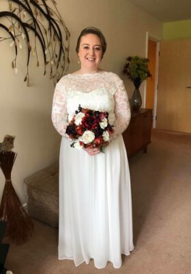 Amanda Lace Wedding Dress