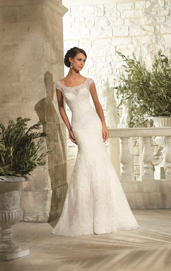 Lace wedding dress 5310 thumbnail