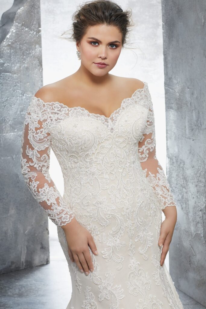 3231-lace sleeve plus size wedding gown