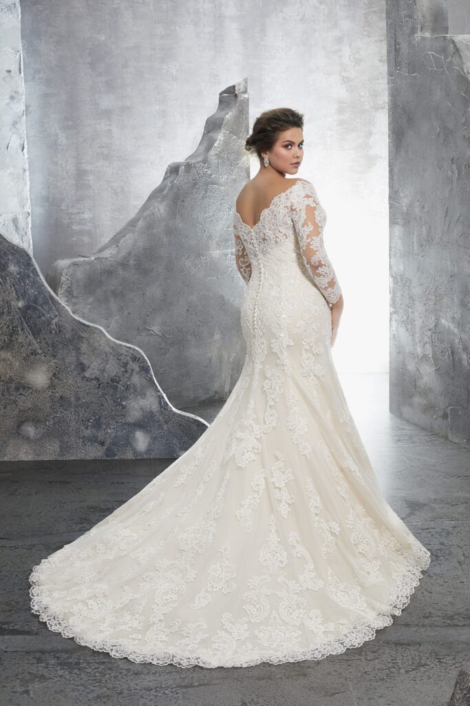 3231-lace long sleeve plus size wedding gown back