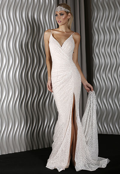 J9095 Full length soft lace Wedding Dress