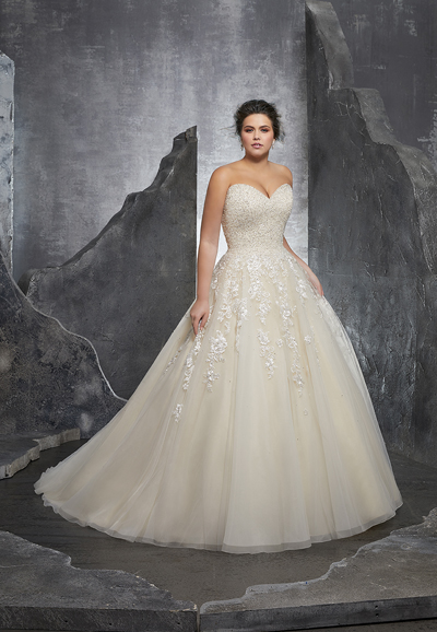 Kasmira-Plus-Size-Wedding-Dress-feature