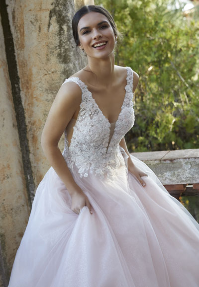 18468-Welleda-beaded-lace-tulle-ballgown-feature