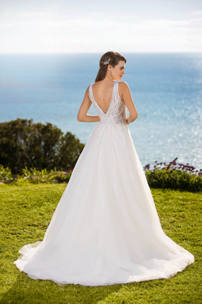 Lace-wedding-dress-TC21221-back