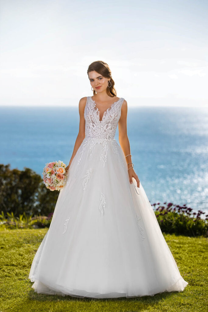 Lace-wedding-dress-TC21221-front