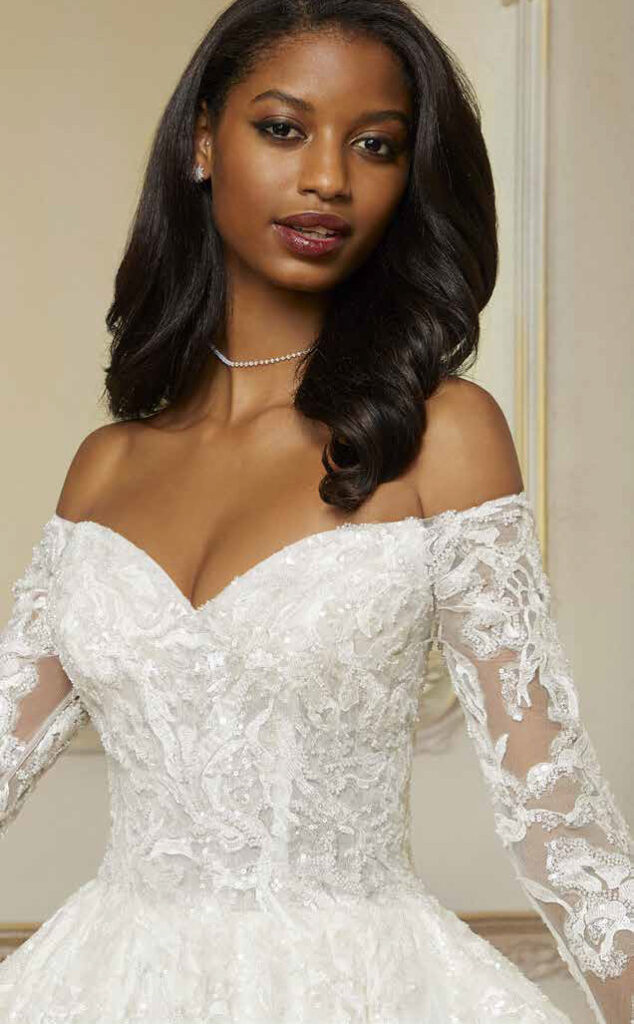 Novella wedding dress 51839 lace detail