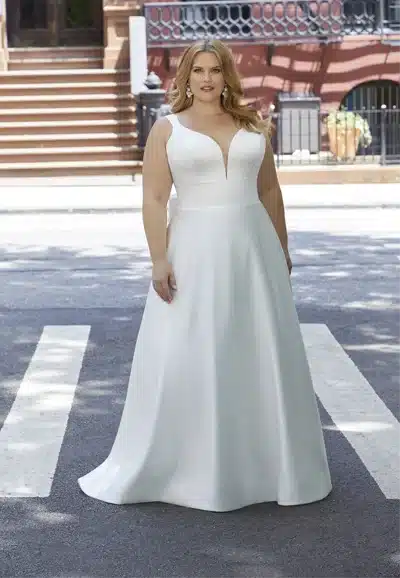 Harlow Wedding Dress 3374 Feature