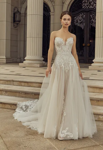 2660 Regina Wedding Dress feature