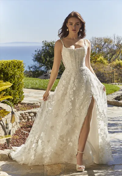 4465 Ruth Wedding Dress feature