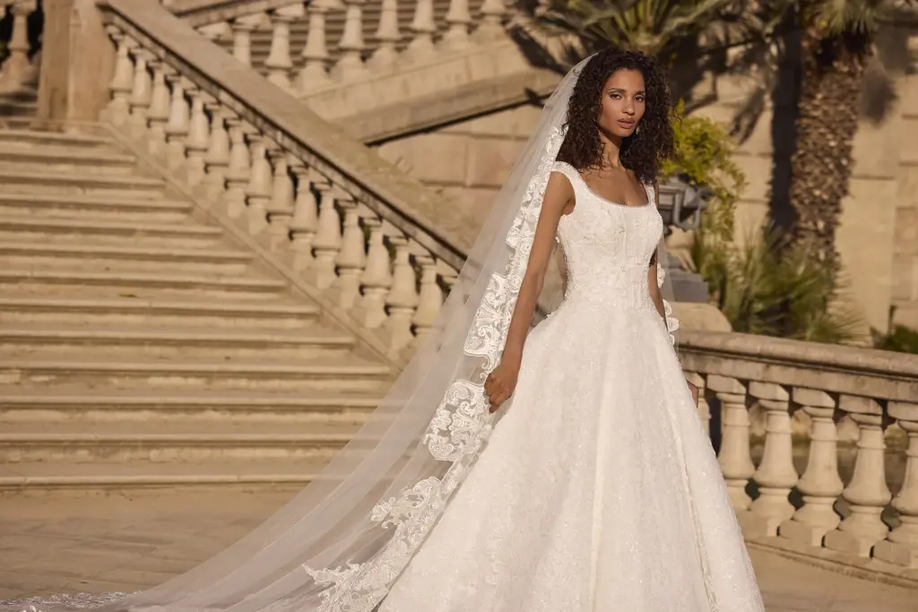 Hetti Wedding Dress_63103_right